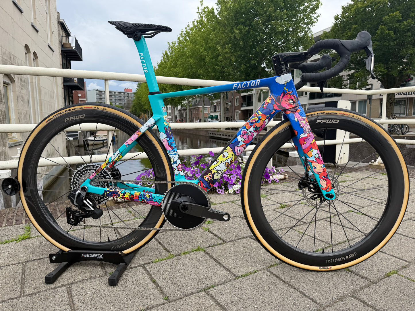 Custom Factor Monza Vexx editon
