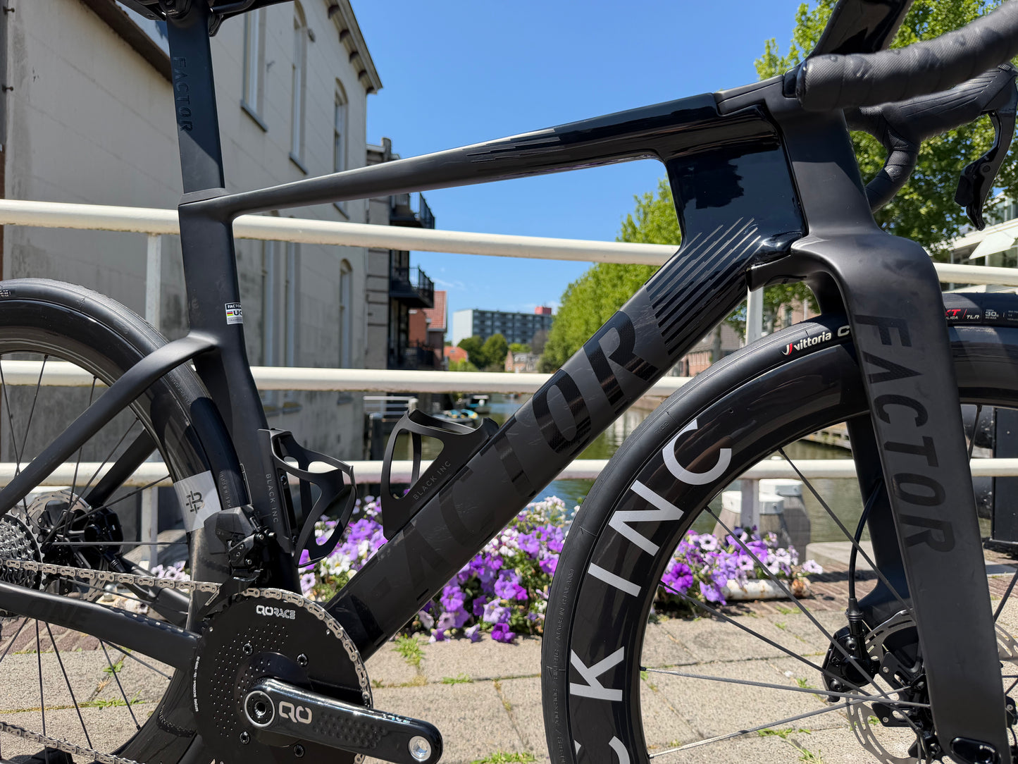 Custom Factor One Onyx Black 56cm
