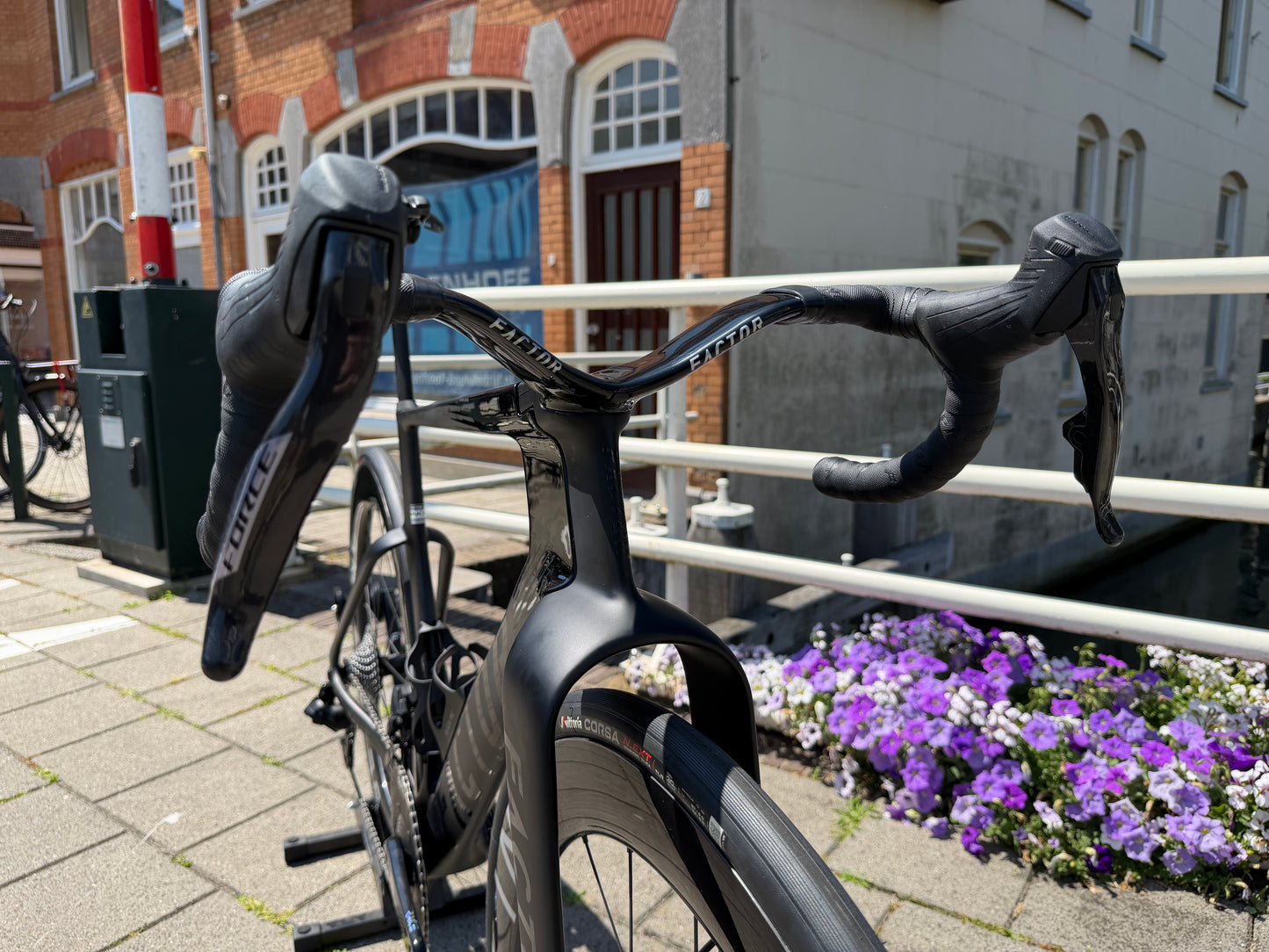 Custom Factor One Onyx Black 56cm