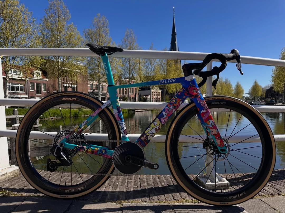 Custom Factor Monza Vexx editon