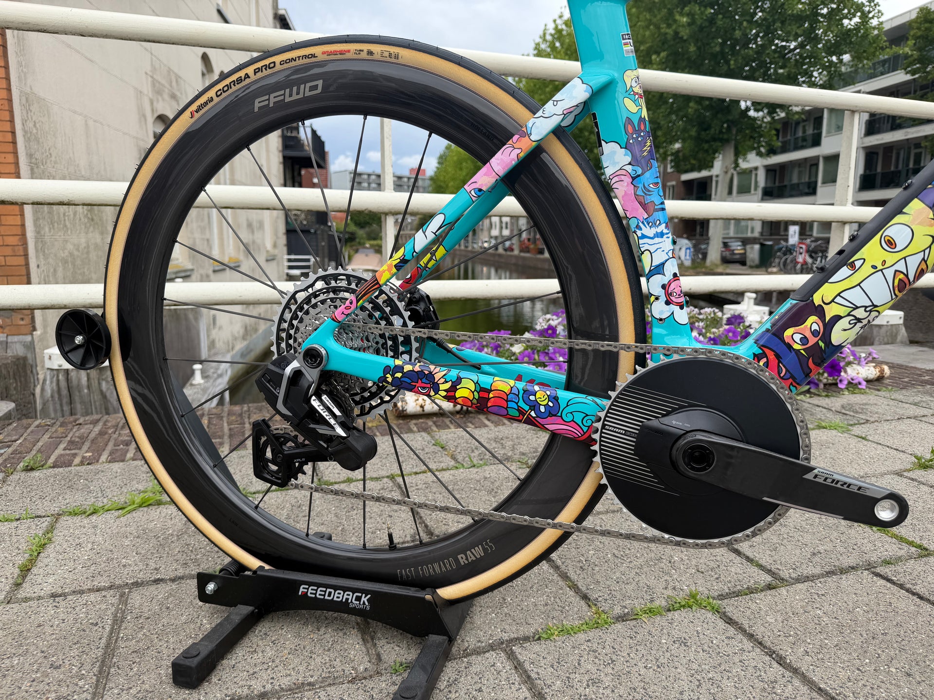Custom Factor Monza Vexx editon