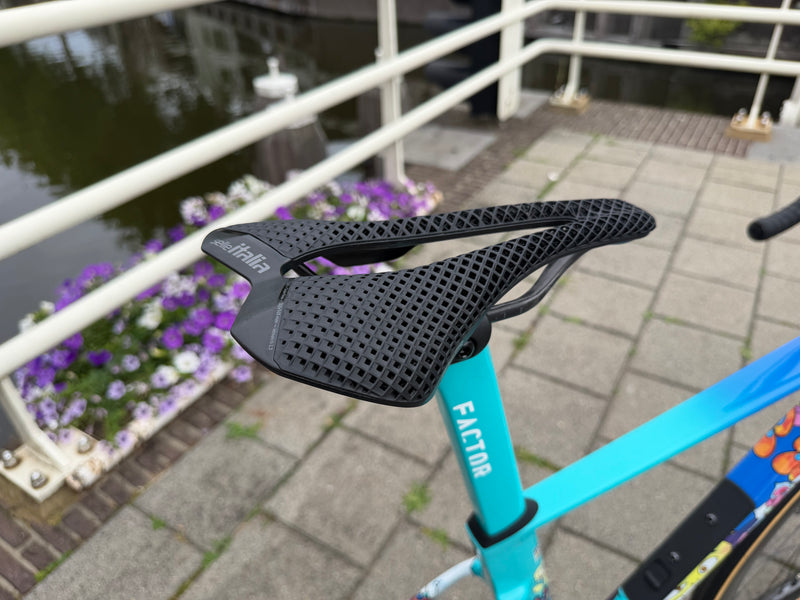 Custom Factor Monza Vexx editon