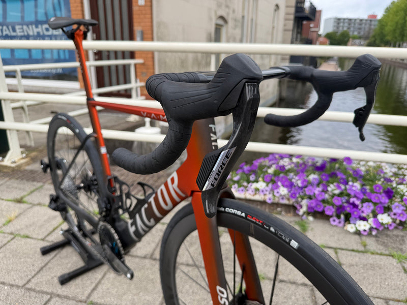 Custom Factor ostro V.A.M 2.0 Terracotta Orange