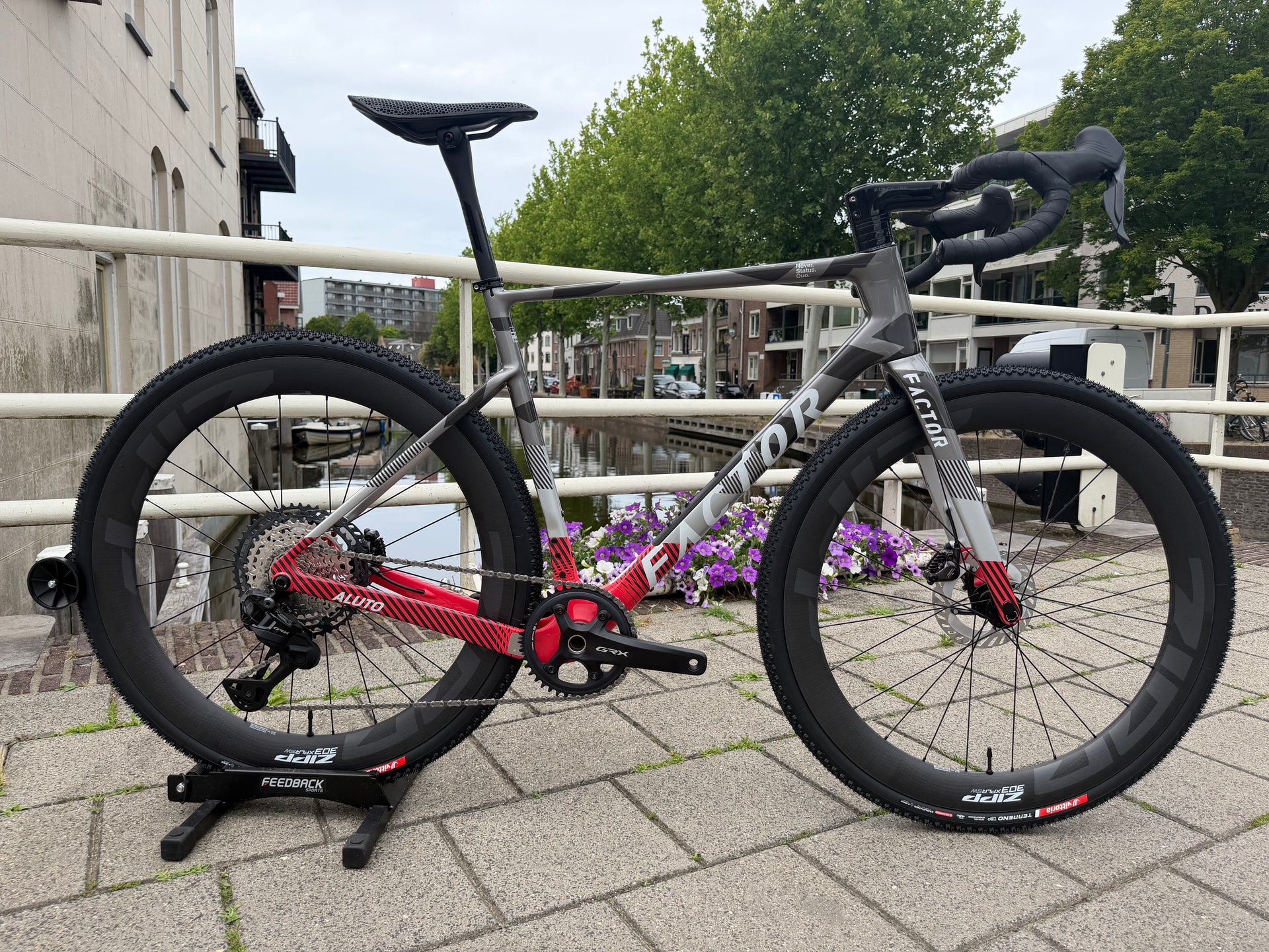 Custom Factor Aluto gravel bike