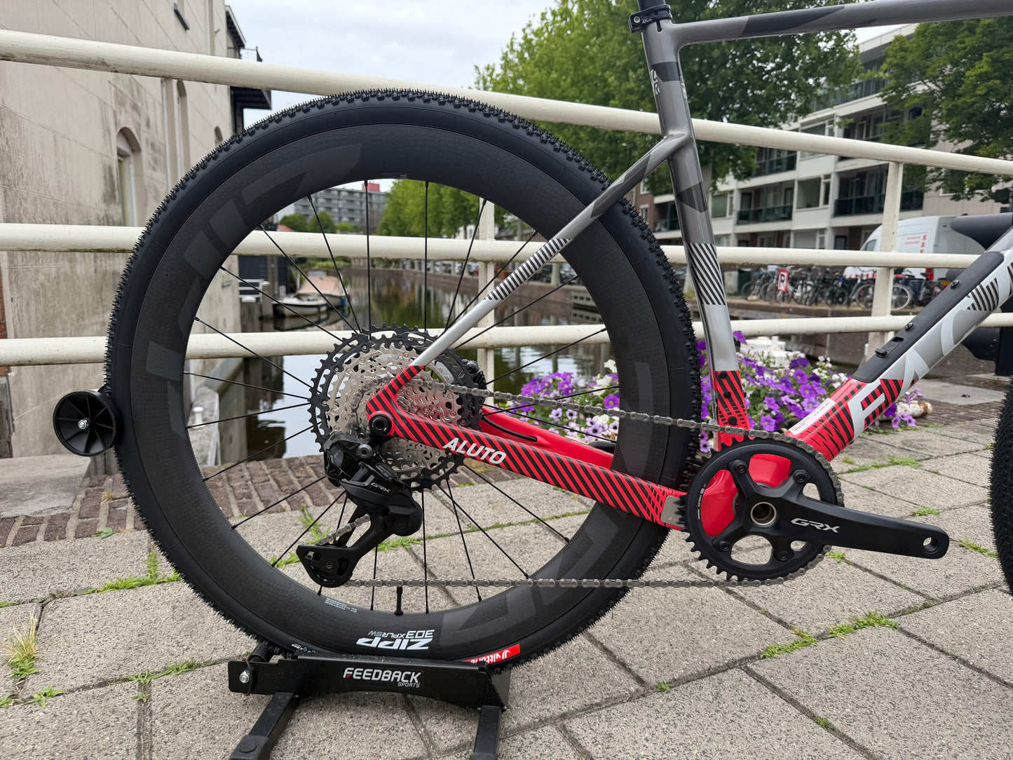 Custom Factor Aluto gravel bike