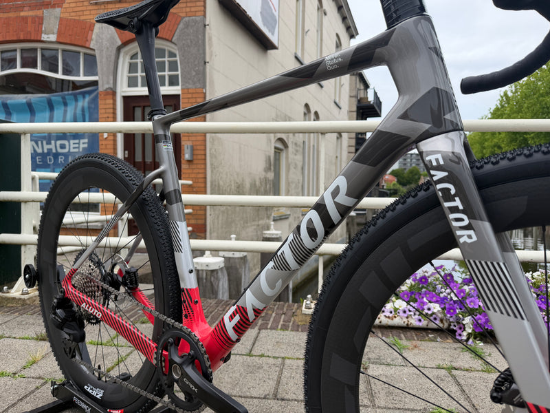 Custom Factor Aluto gravel bike