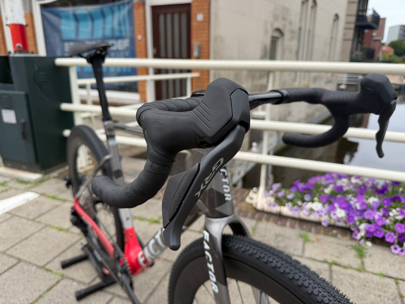 Custom Factor Aluto gravel bike