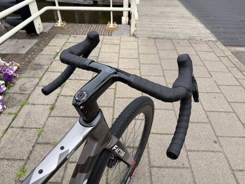 Custom Factor Aluto gravel bike